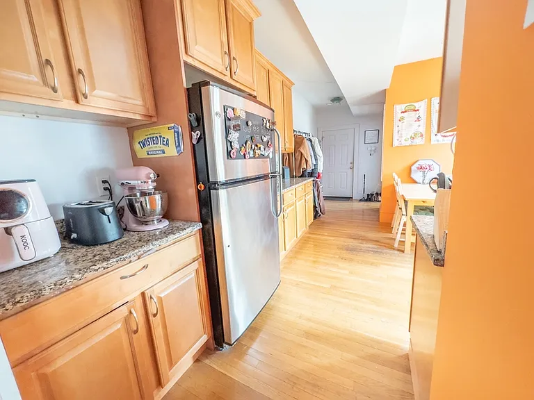 21 Essex St #2 — Photo 5