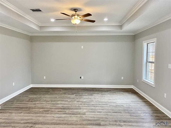 3rd image of 121 Juliana Way