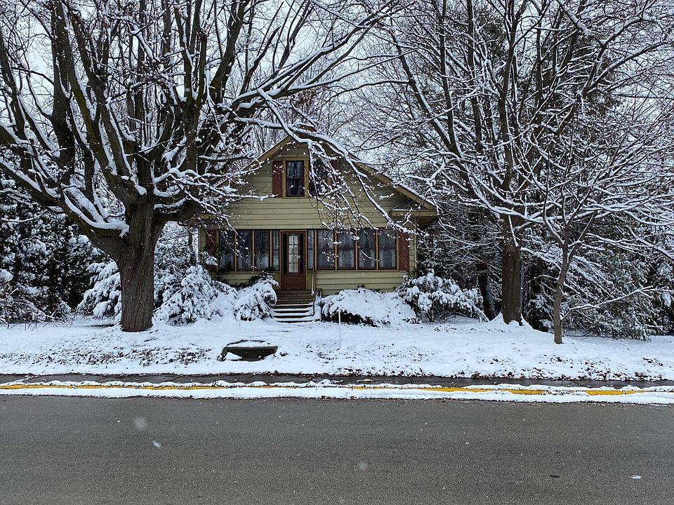 1st image of 322 N Calumet Dr