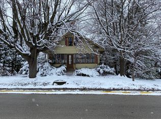 322 N Calumet Dr, Valders, WI 54245