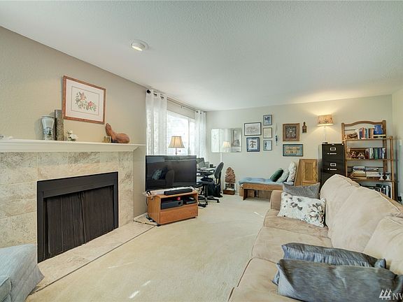 2nd image of 132 N 132nd St Unit 202