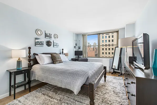 Sold by Compass | media 6