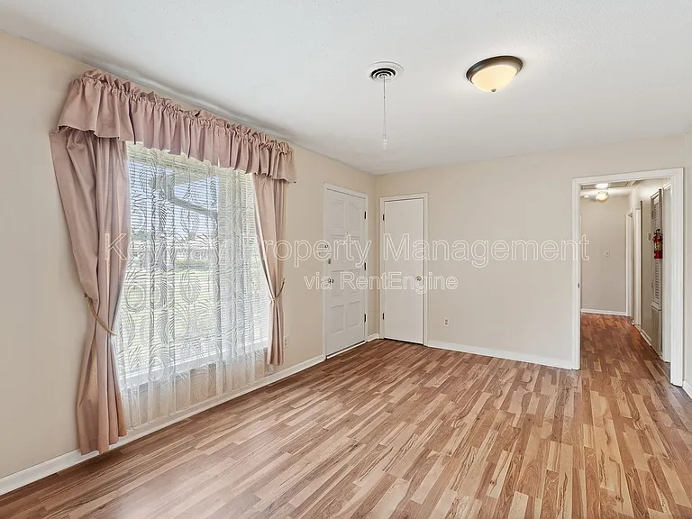 4537 Shawnee Dr — Photo 4