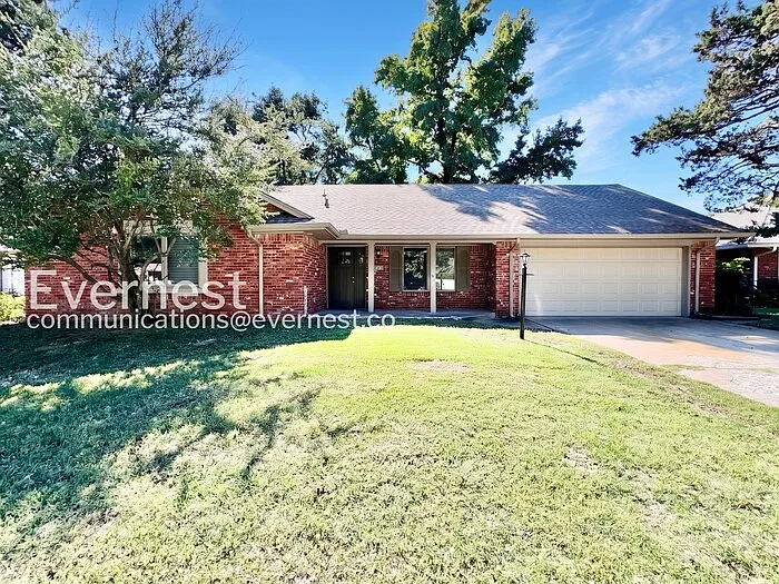 3 bed, 2.0 bath, 1932 sqft, $1,900 — Photo 1