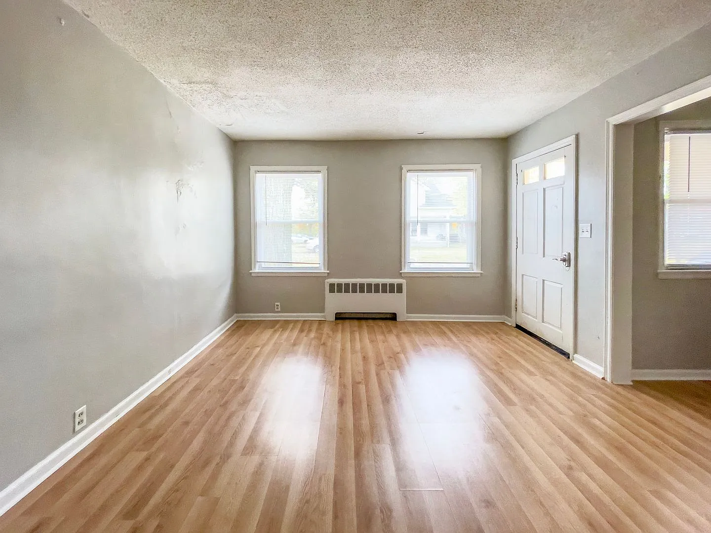 Cozy 1 bedroom, Close to Campus — Photo 4