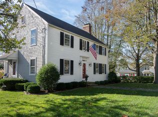 30 Union St, Bristol, RI 02809