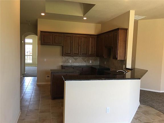 5th image of 225 Santo Dr