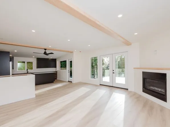 6960 Sunshine Coast Hwy, Sechelt, BC V7Z 0N2