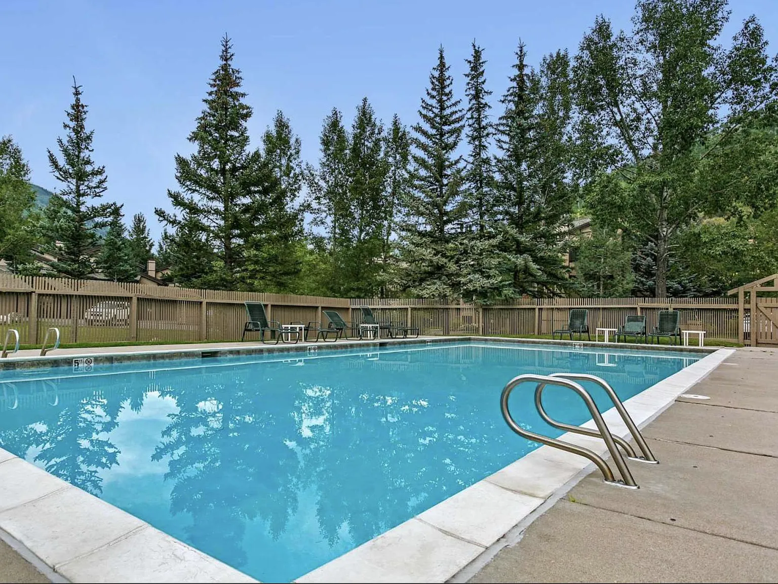 3 bed, 1068 sqft, $4,500 — Photo 4