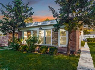 6813 N Kedvale Ave, Lincolnwood, IL 60712