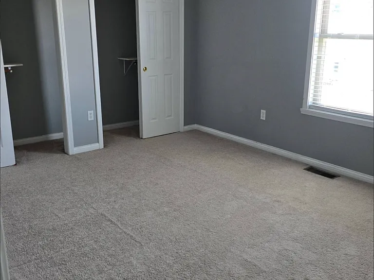 233 Luke Ct — Photo 1