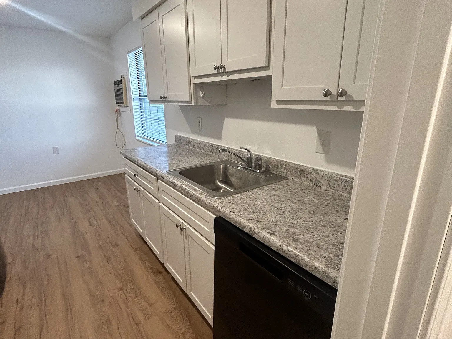 1 bed, 500 sqft, $795 — Photo 3