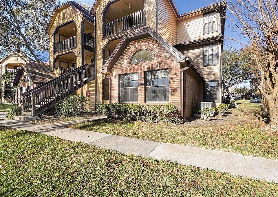 1st image of 315 LAKEPOINTE DRIVE #104