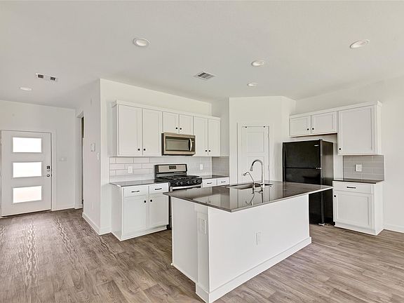 5th image of 14246 Black Canyon Ln