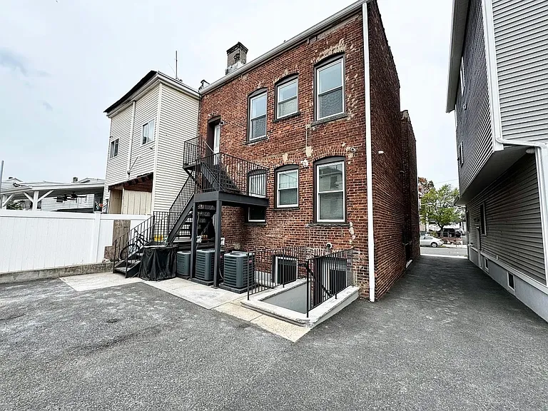224 Niles St #2F — Photo 20