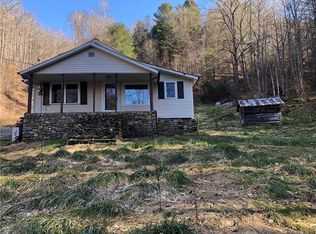190 Charity Ln, Burnsville, NC 28714