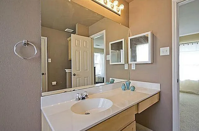 15301 Ora Ln — Photo 6