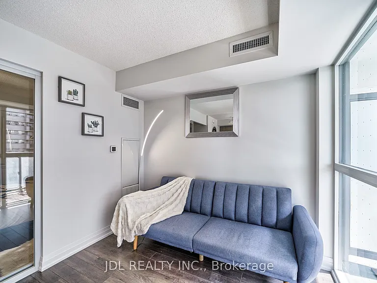 20 Meadowglen Pl #334 — Photo 14