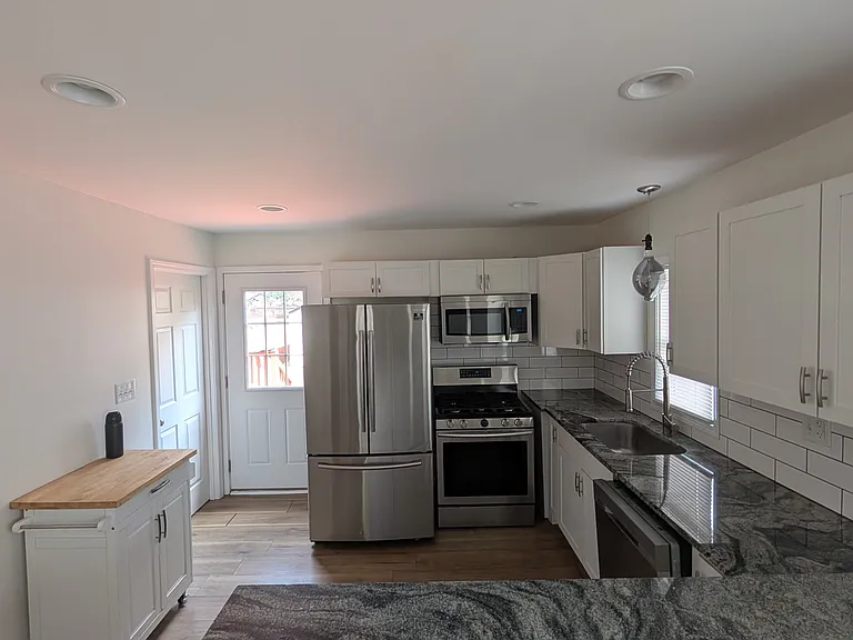 715 N Bosart Ave — Photo 7
