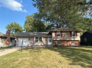 8517 Maple Ave, Raytown, MO 64138