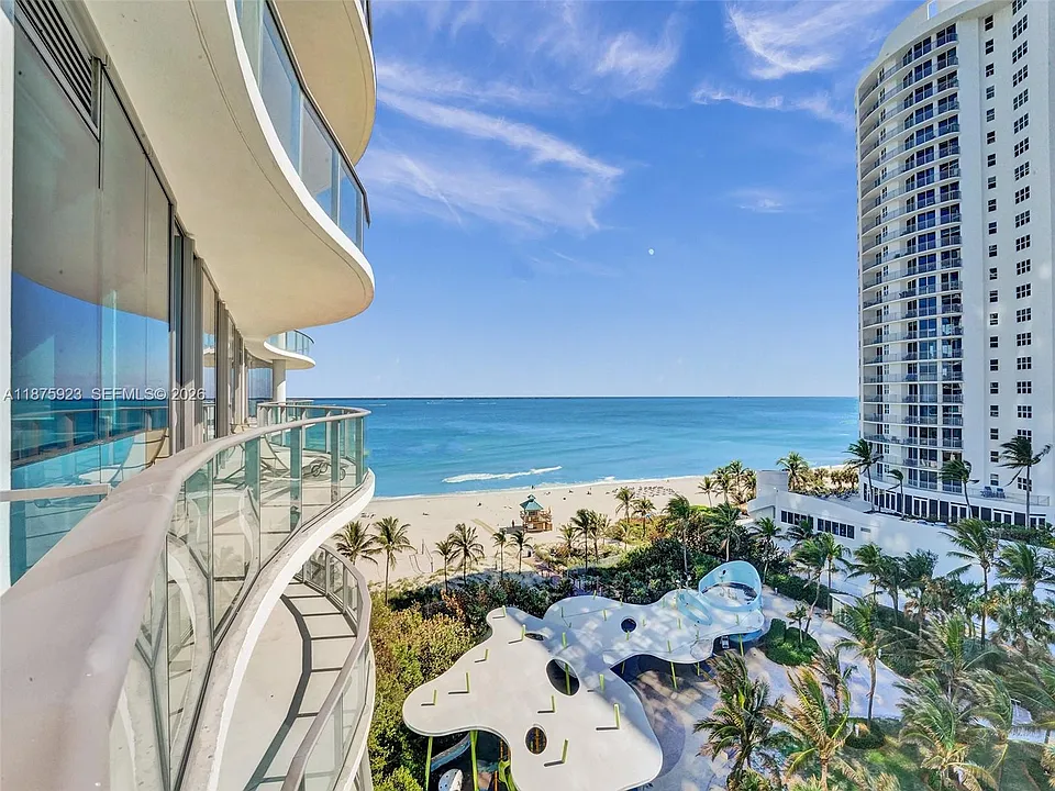 17475 Collins Ave #503