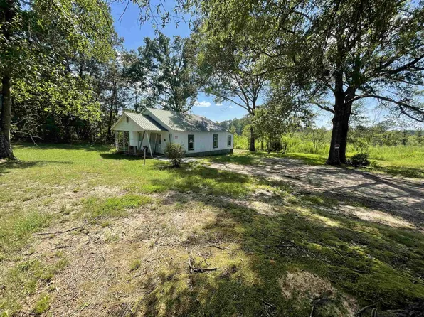 481 N Liberty Rd, Michie, TN 38357