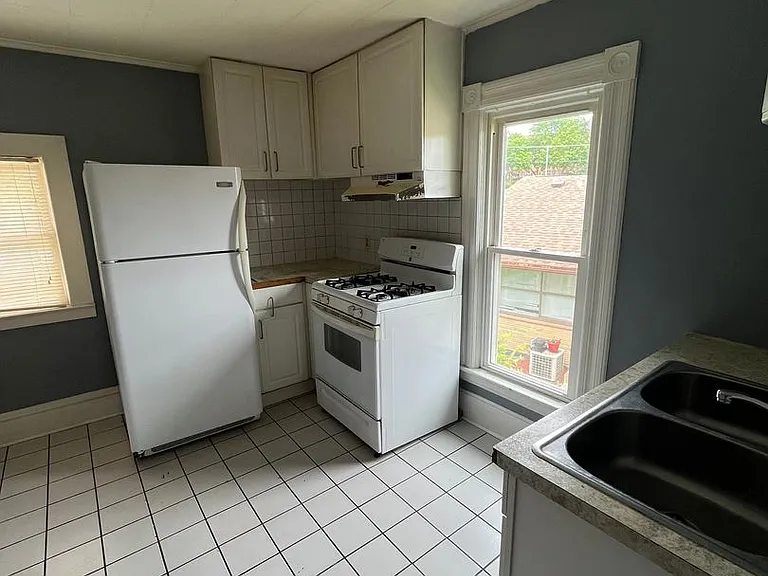 1140 N Church St — Photo 3