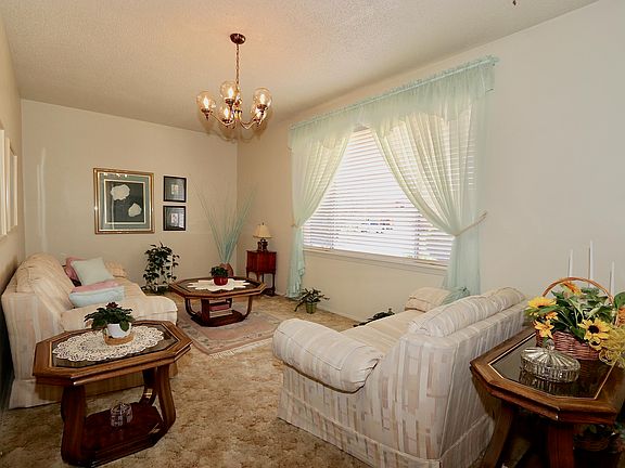 3rd image of 5604 Greenwood Dr