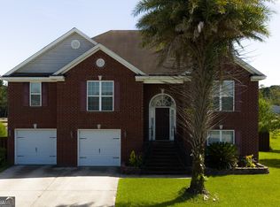 17 Clubhouse Dr, Savannah, GA 31419