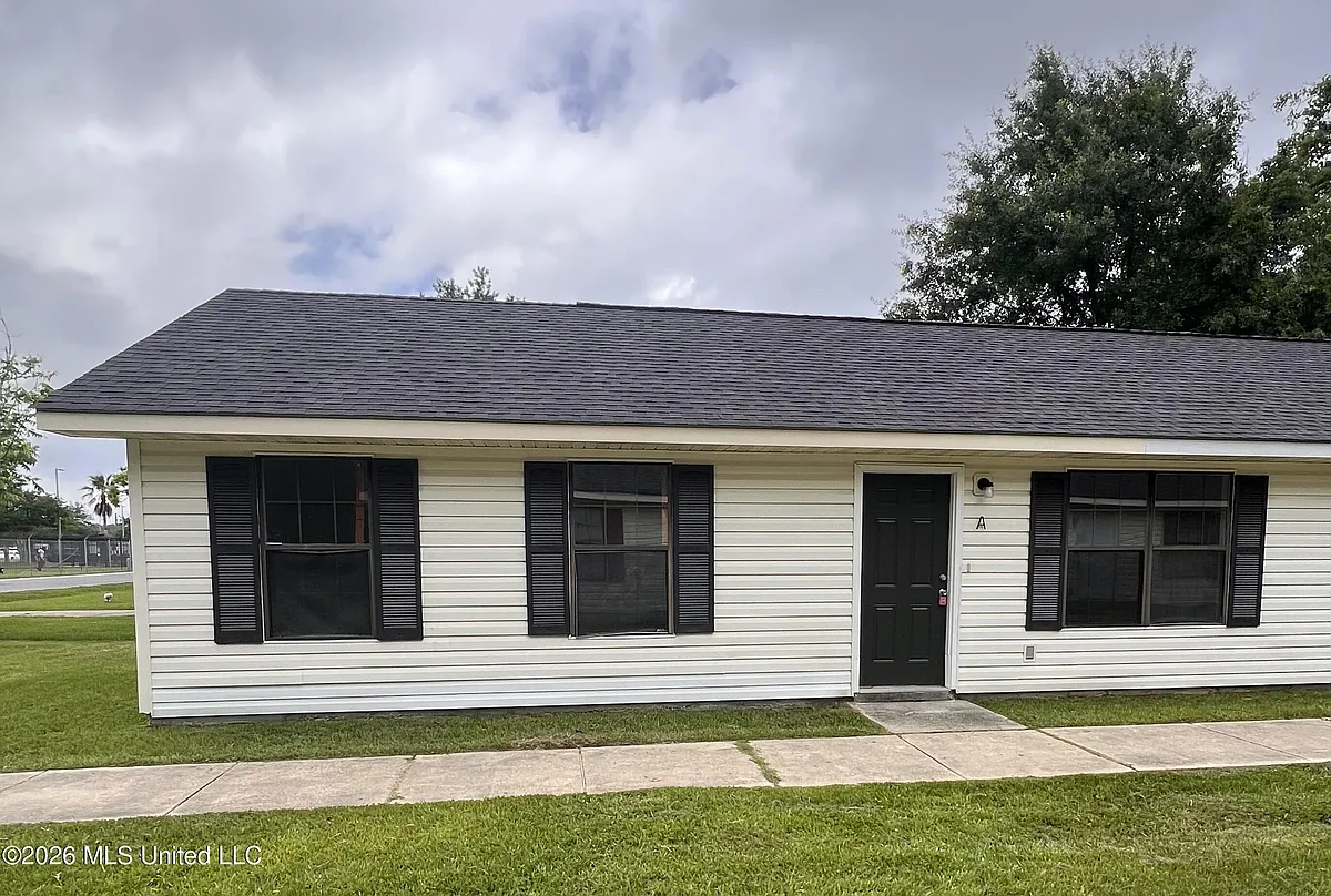 Building Photo - 2414 34th Ave #A