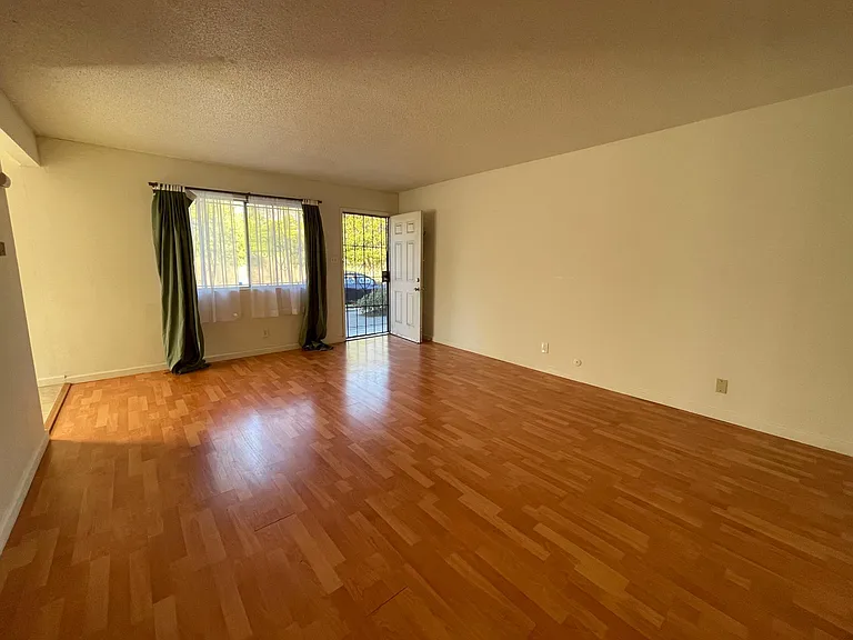 1617 San Joaquin St — Photo 7