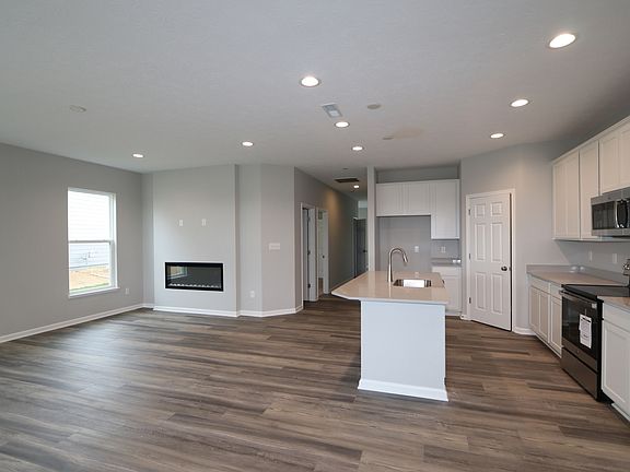 3rd image of 16670 Cattle Hollow Ln