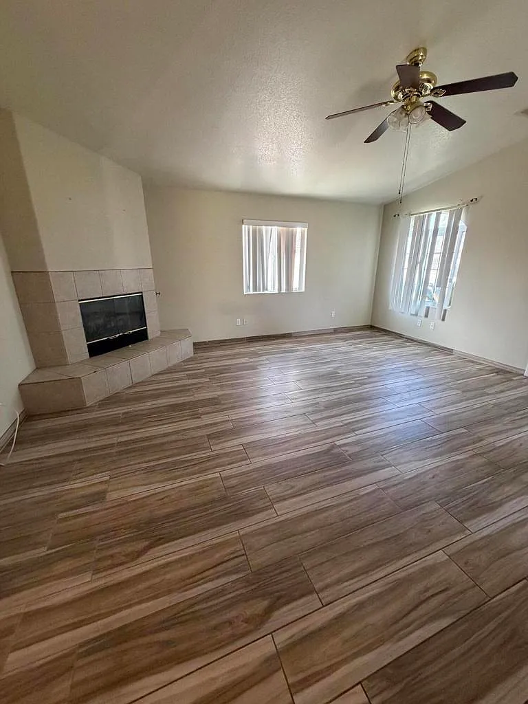 4 bed, 2.0 bath, 1500 sqft, $2,600 — Photo 2