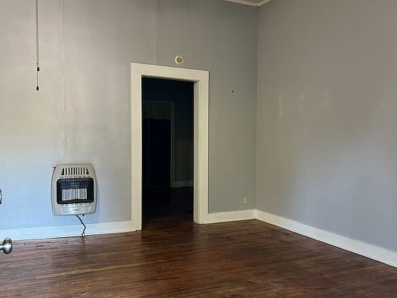 3rd image of 116 Caspari St