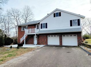 15 Asher Ave, Pawcatuck, CT 06379