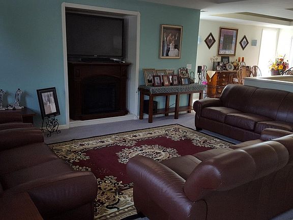 2nd image of 335 Manor Ave