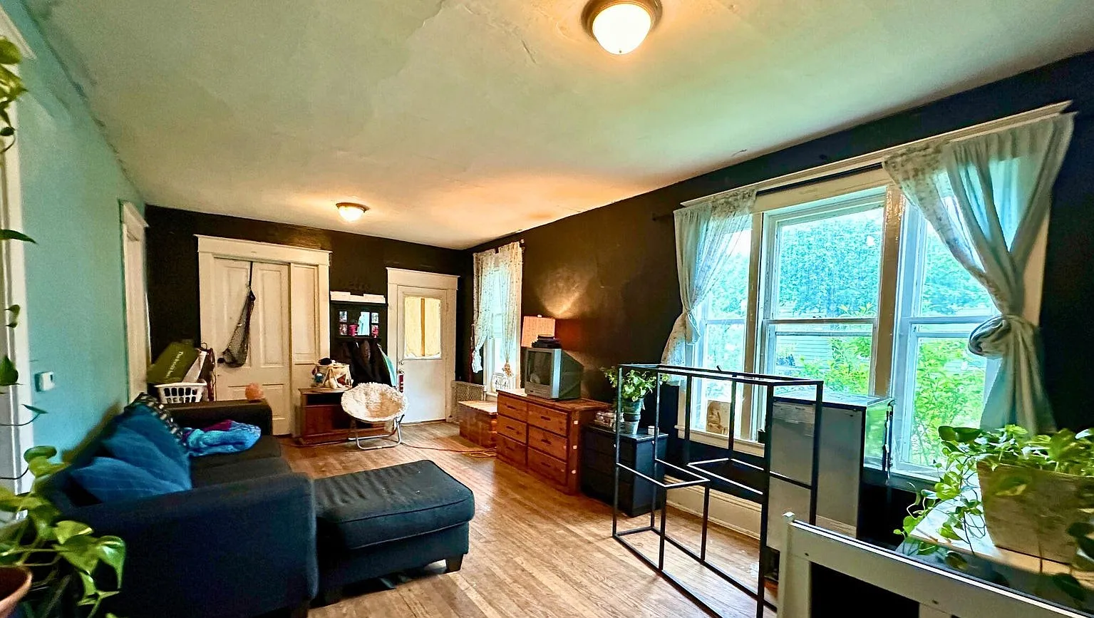 3 bed, 1104 sqft, $1,800 — Photo 2