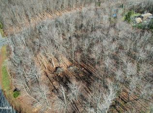 13 Lafayette Dr, Hinsdale, MA 01235