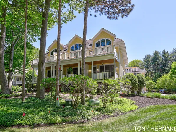 10505 Pinecone Trl #45, South Haven, MI 49090