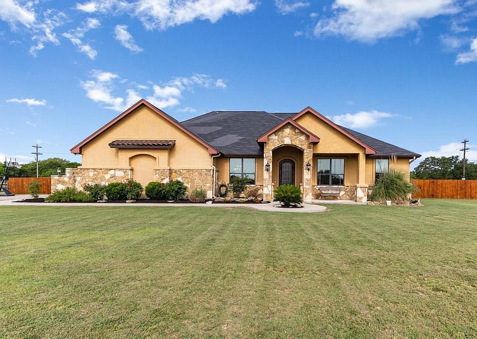 1st image of 121 Dawn Dr