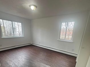 129 Black Rock Ave APT 12, Bridgeport, CT 06605