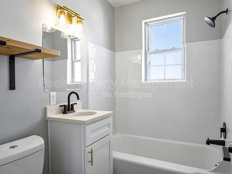 402 S Center St #4 — Photo 7
