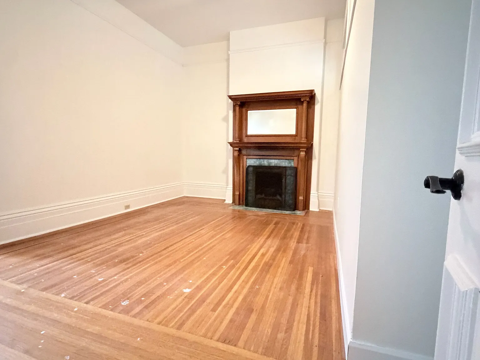 2 bed, $2,050 — Photo 3