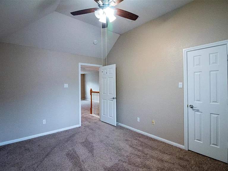 3318 Shadowcrest Ct — Photo 12