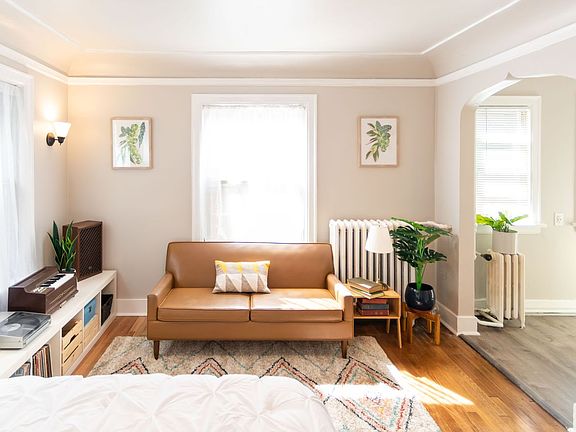 4th image of 308 Melrose Ave E APT 106