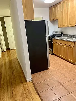 Rented by MQ Realty LLC | media 8