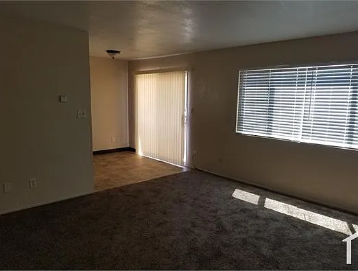 518 Fleming Ave E #4 — Photo 3