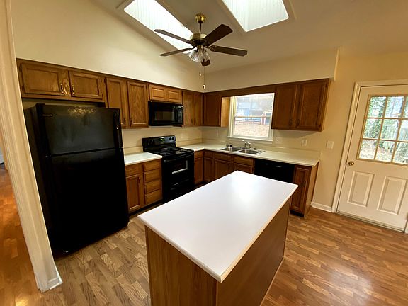 2nd image of 608 Casey Pl