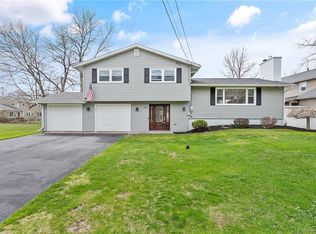 8277 Exeter Dr, Baldwinsville, NY 13027