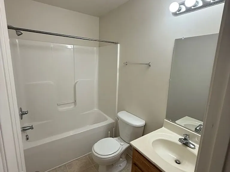500 Springwood Dr — Photo 17